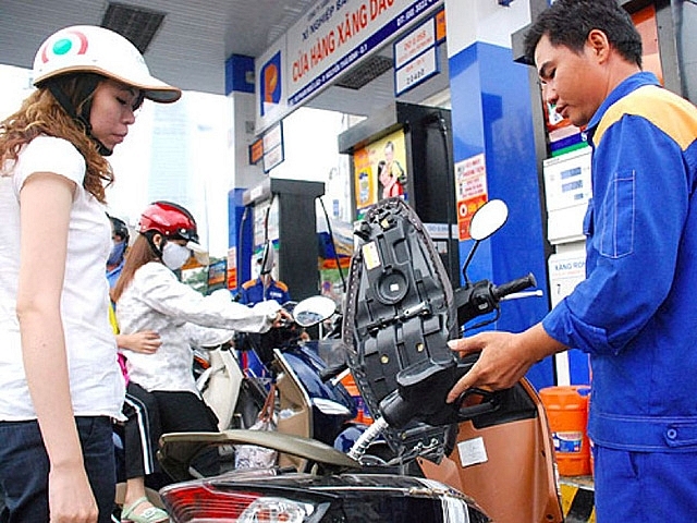 Giá xăng tăng thêm 300 đồng/lít từ 15h ngày 6/9