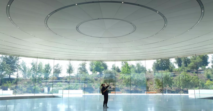 Những bí mật đầy bất ngờ bên trong khán phòng Steve Jobs – nơi những chiếc iPhone 2018 ra mắt